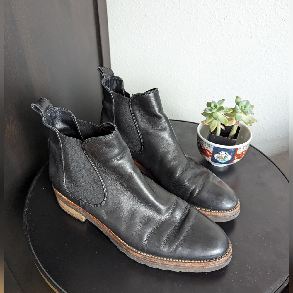 Viola Fonti Chelsea boots